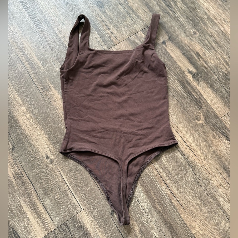 Aritzia Babaton Bodysuit - Picture 2 of 4